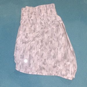 Tracker Low-Rised Lined Short LULULEMON